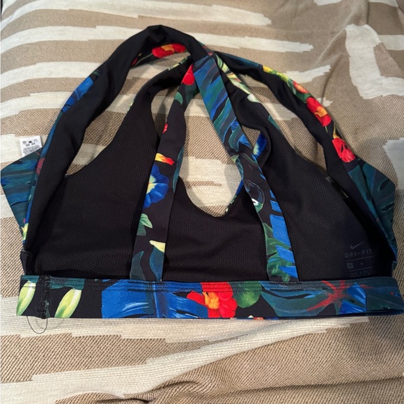 Nike Sports Bra - Picture 4 of 5